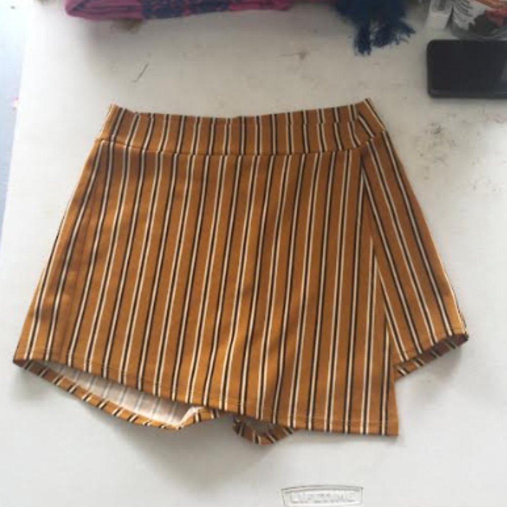 Cute stripped shorts